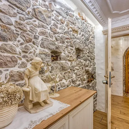 Royal Garden Апартаменты *