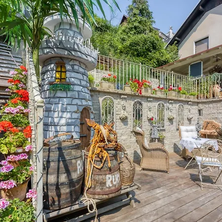 Royal Garden 아파트