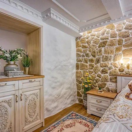 Апартаменты Royal Garden