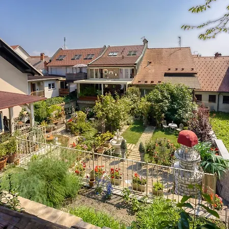 Апартаменты Royal Garden Шкофья-Лока