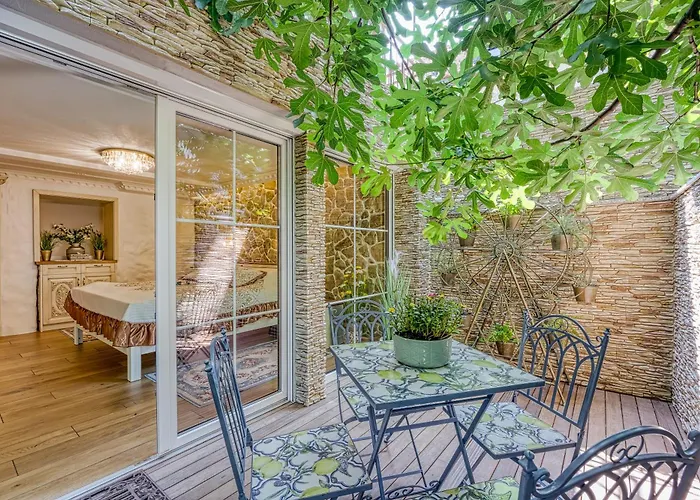 Royal Garden דירה שקופיה-לוקה