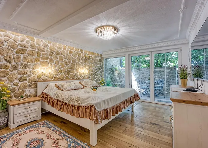 Royal Garden דירה שקופיה-לוקה