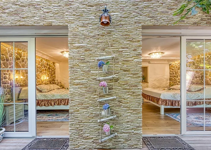 Royal Garden Apartman *