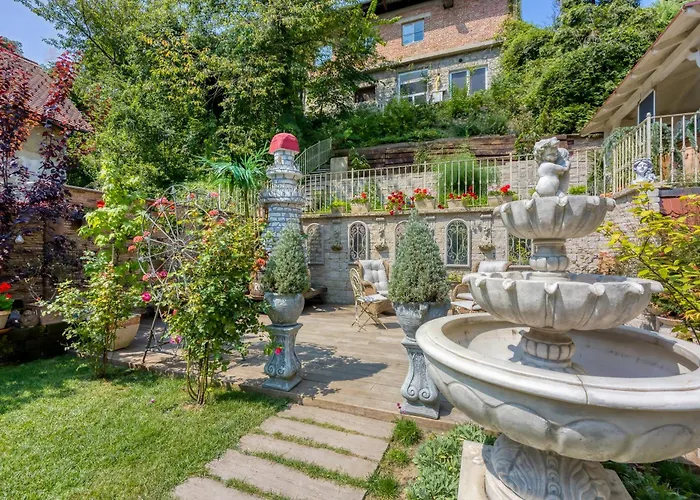 Royal Garden * Skofja Loka