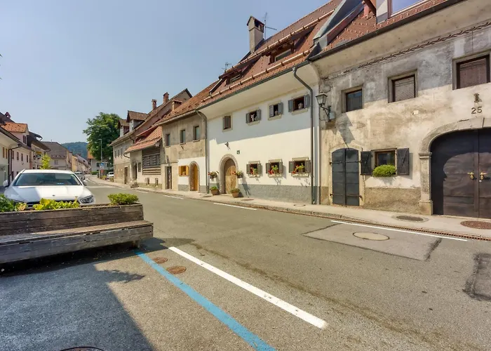 Royal Garden דירה שקופיה-לוקה