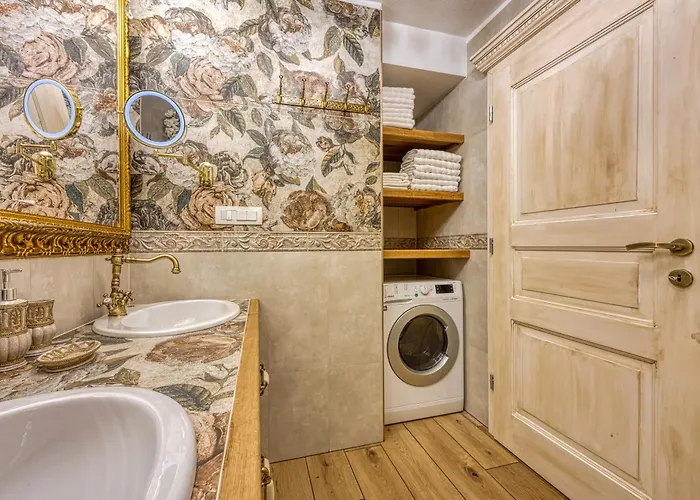 Royal Garden * Skofja Loka