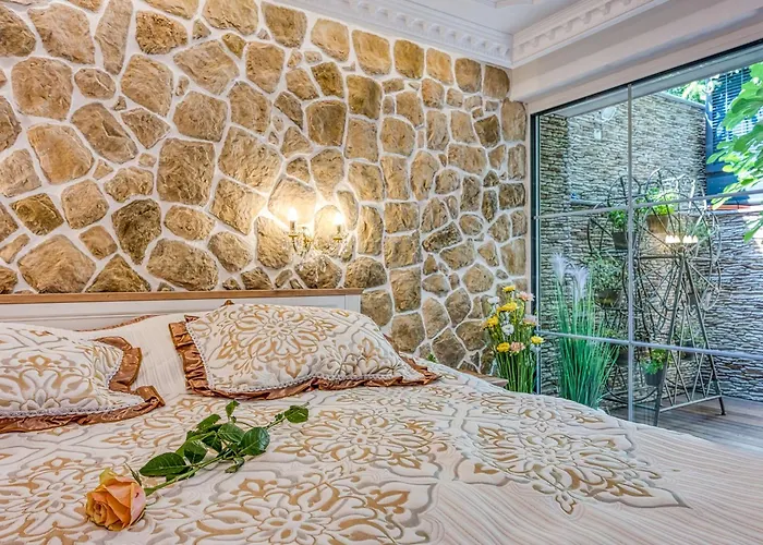 Royal Garden דירה שקופיה-לוקה